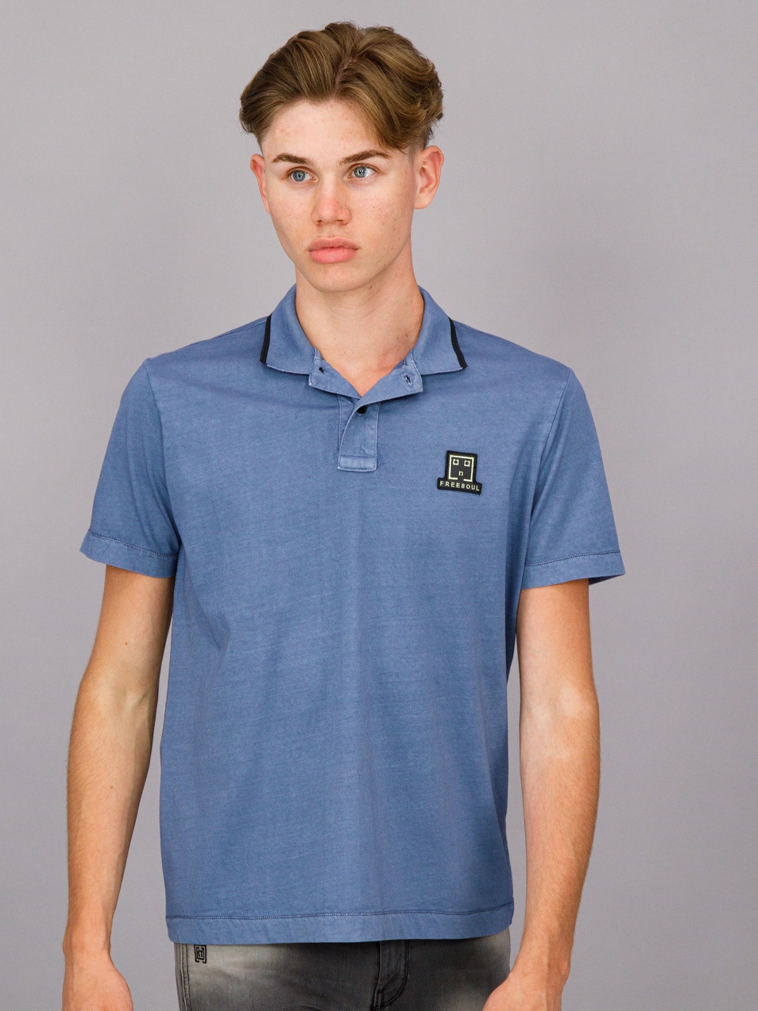 

FREESOUL Men Blue Polo Collar T-shirt