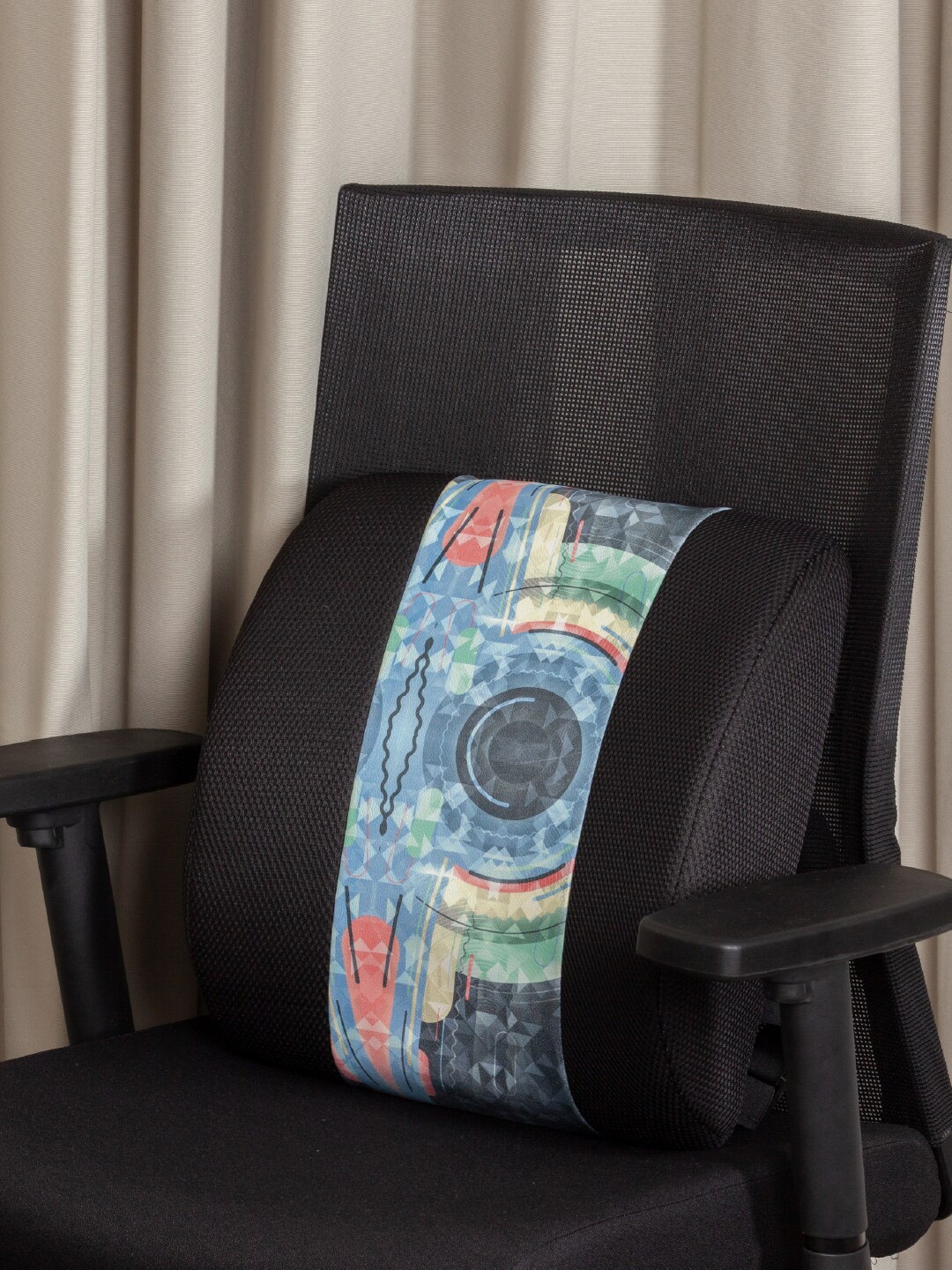 

The White Willow Black Memory Foam Gaming Lumbar Backrest