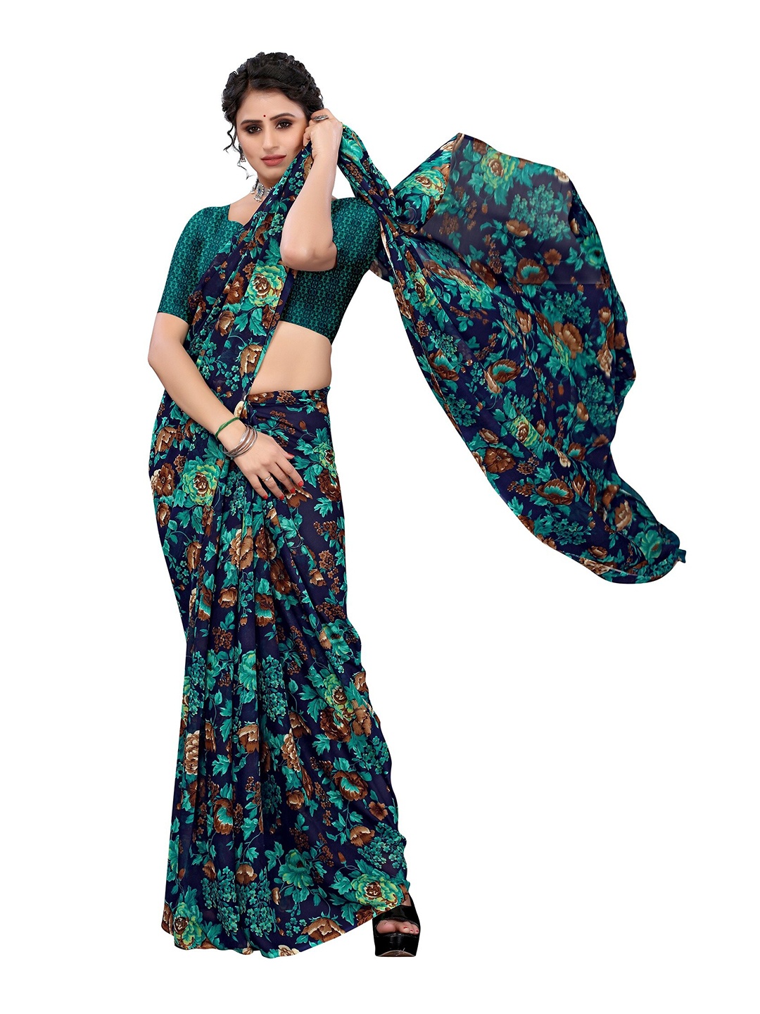 

Yashika Blue & Green Floral Printed Saree