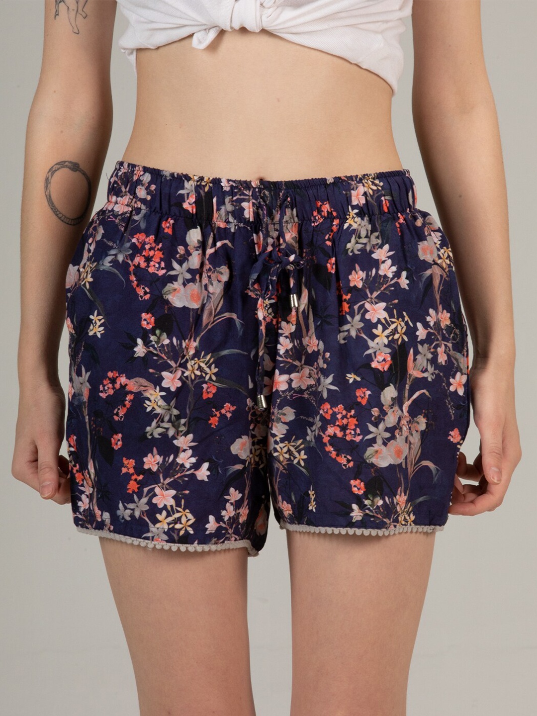 

evolove Women Blue & Pink Lounge Shorts