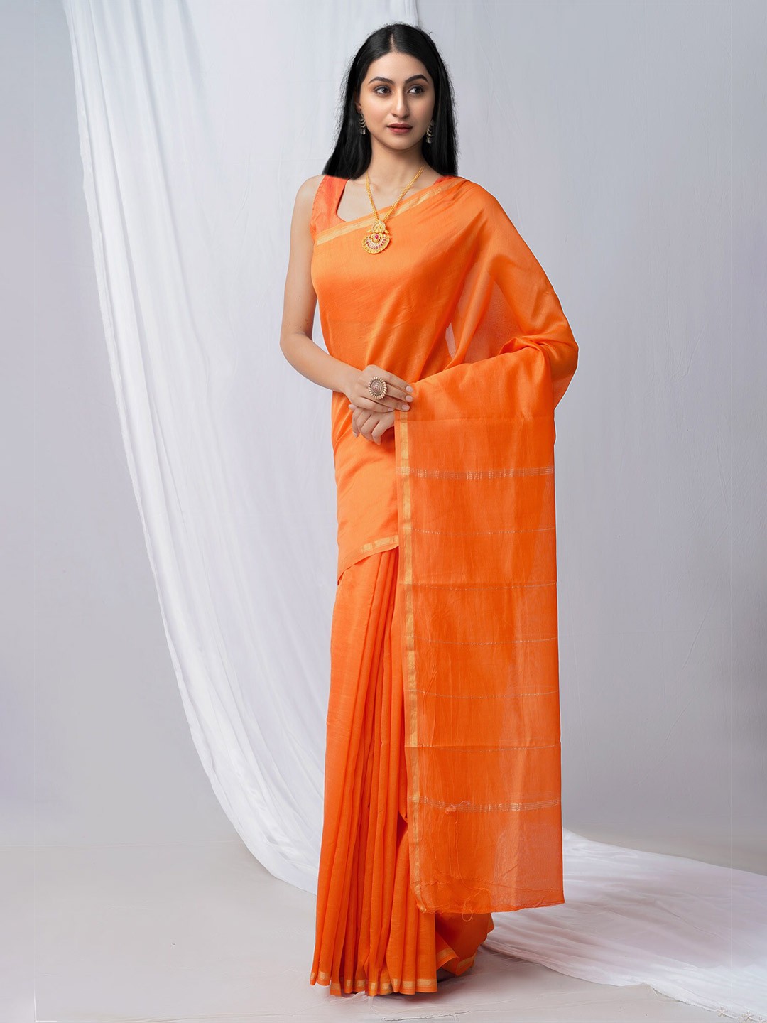 

Unnati Silks Orange & Gold-Toned Woven Design Zari Silk Cotton Chanderi Saree