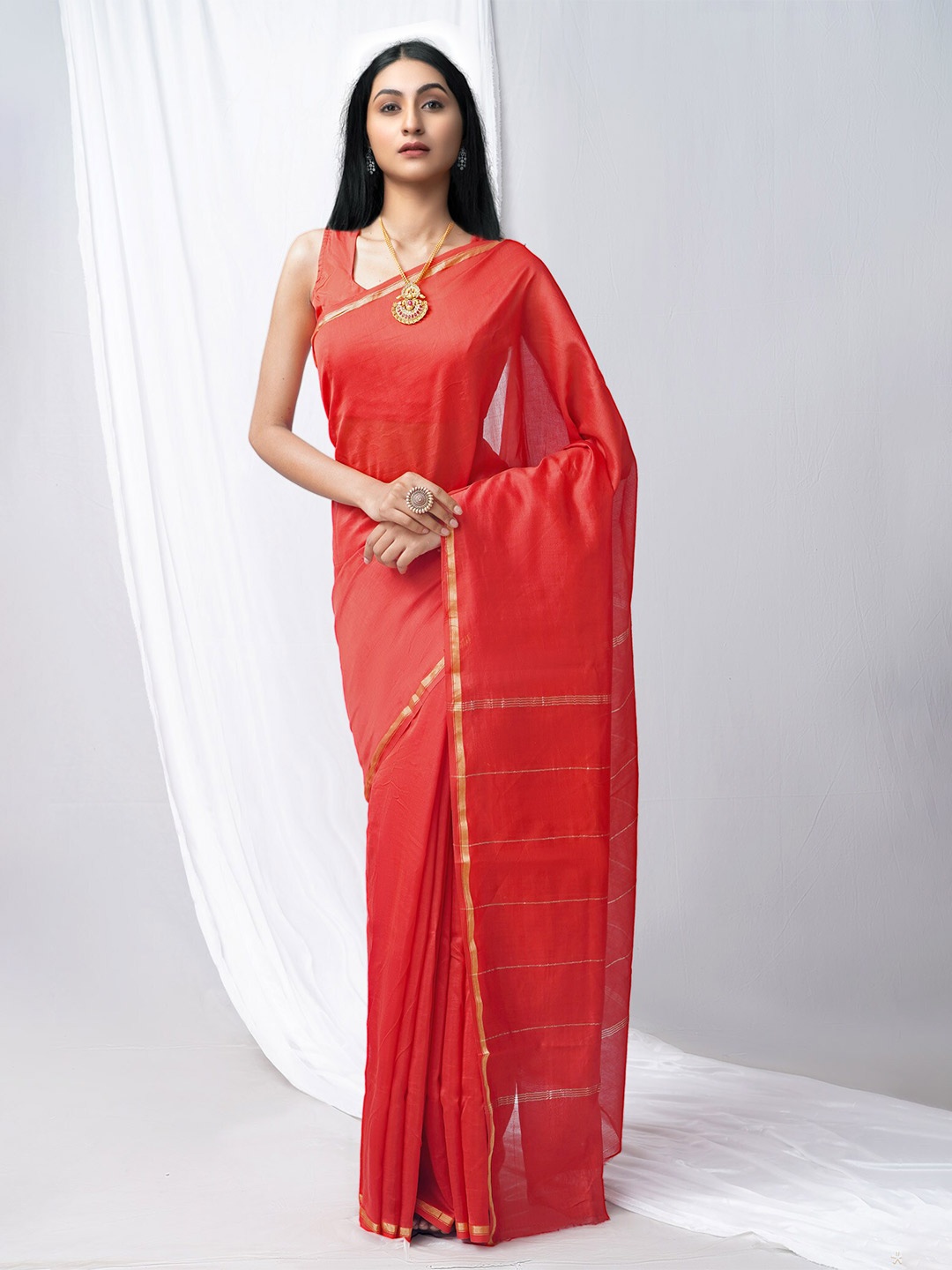 

Unnati Silks Red & Gold-Toned Woven Design Zari Silk Cotton Chanderi Saree