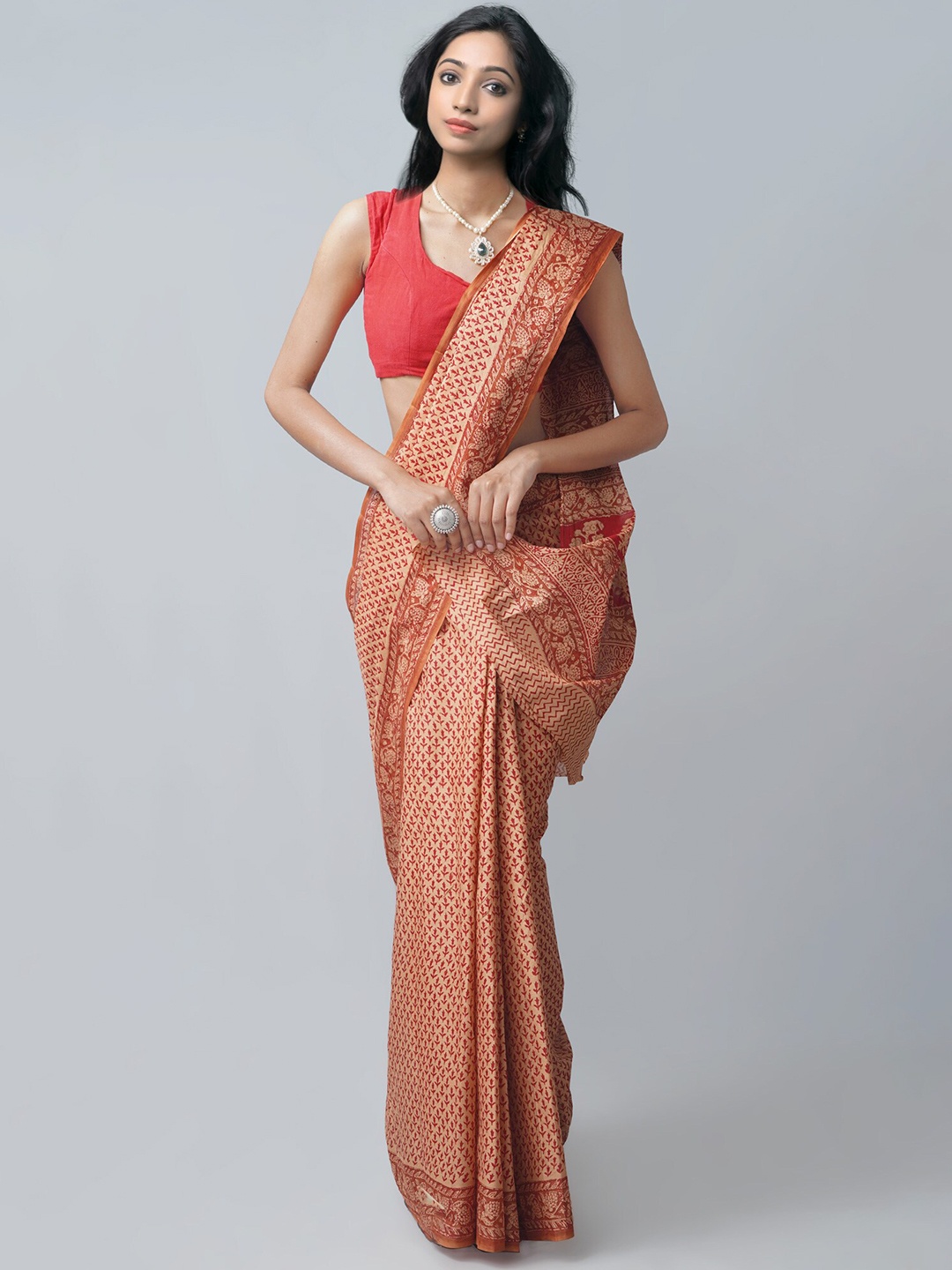 

Unnati Silks Cream-Coloured & Red Ethnic Motifs Pure Cotton Block Print Saree