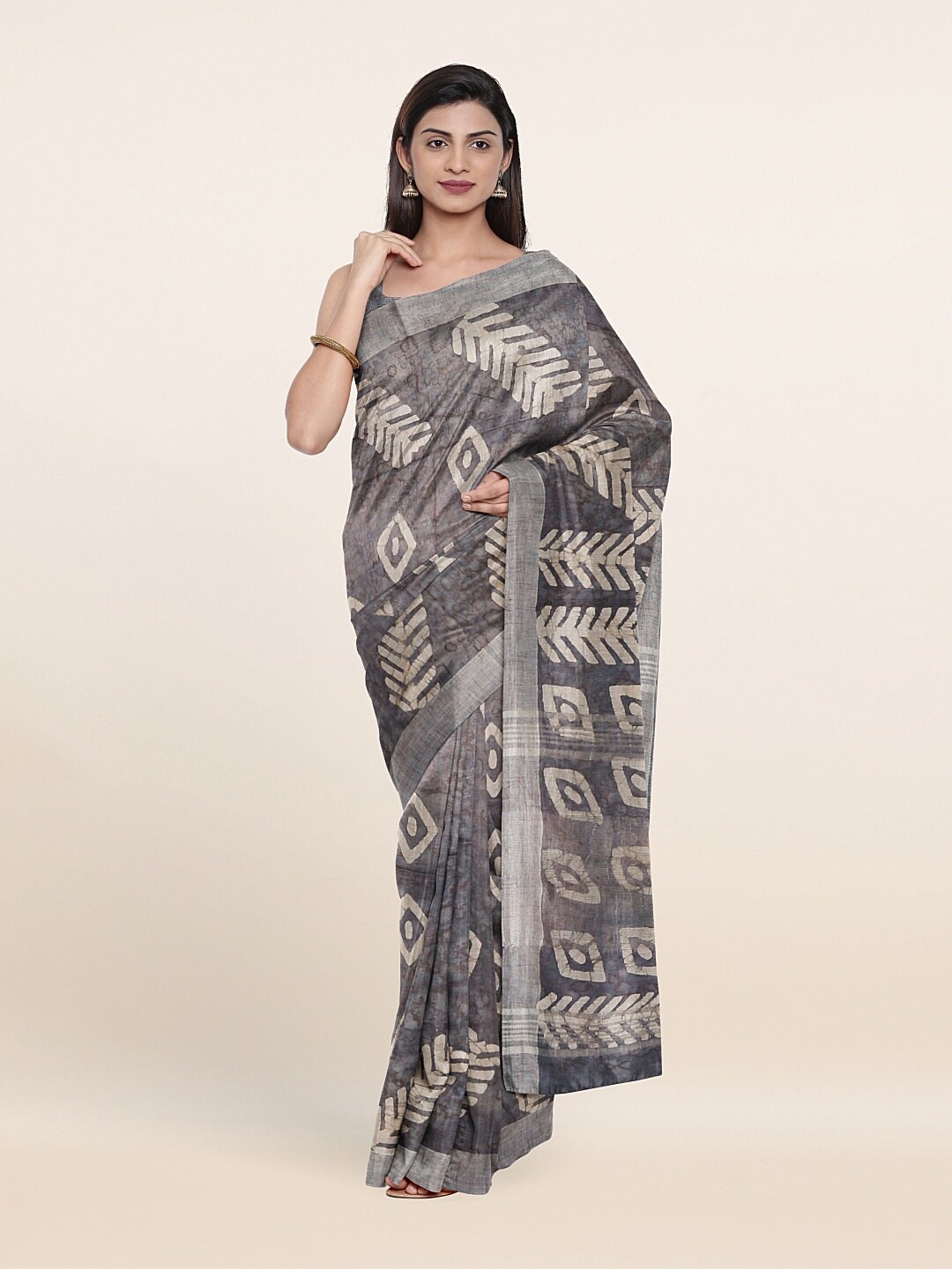 

Pothys Grey & White Jute Cotton Saree