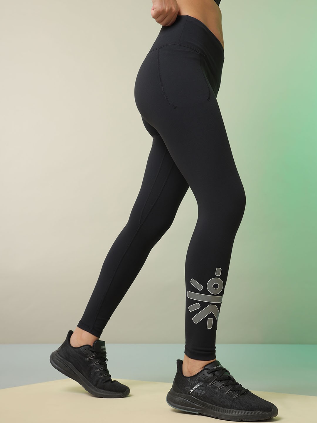 

CULT Women Do It All Logo Print Tights With Pocket, Black