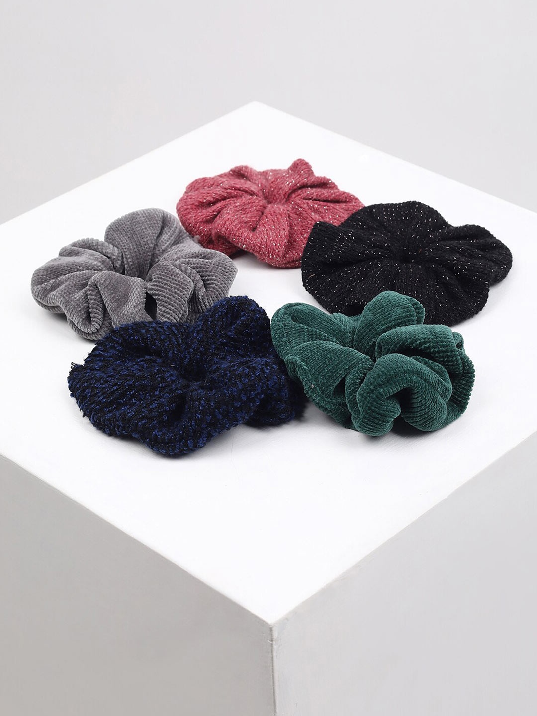

SOHI Women Multicoloured Pack of 5 Scrunchies, Multi