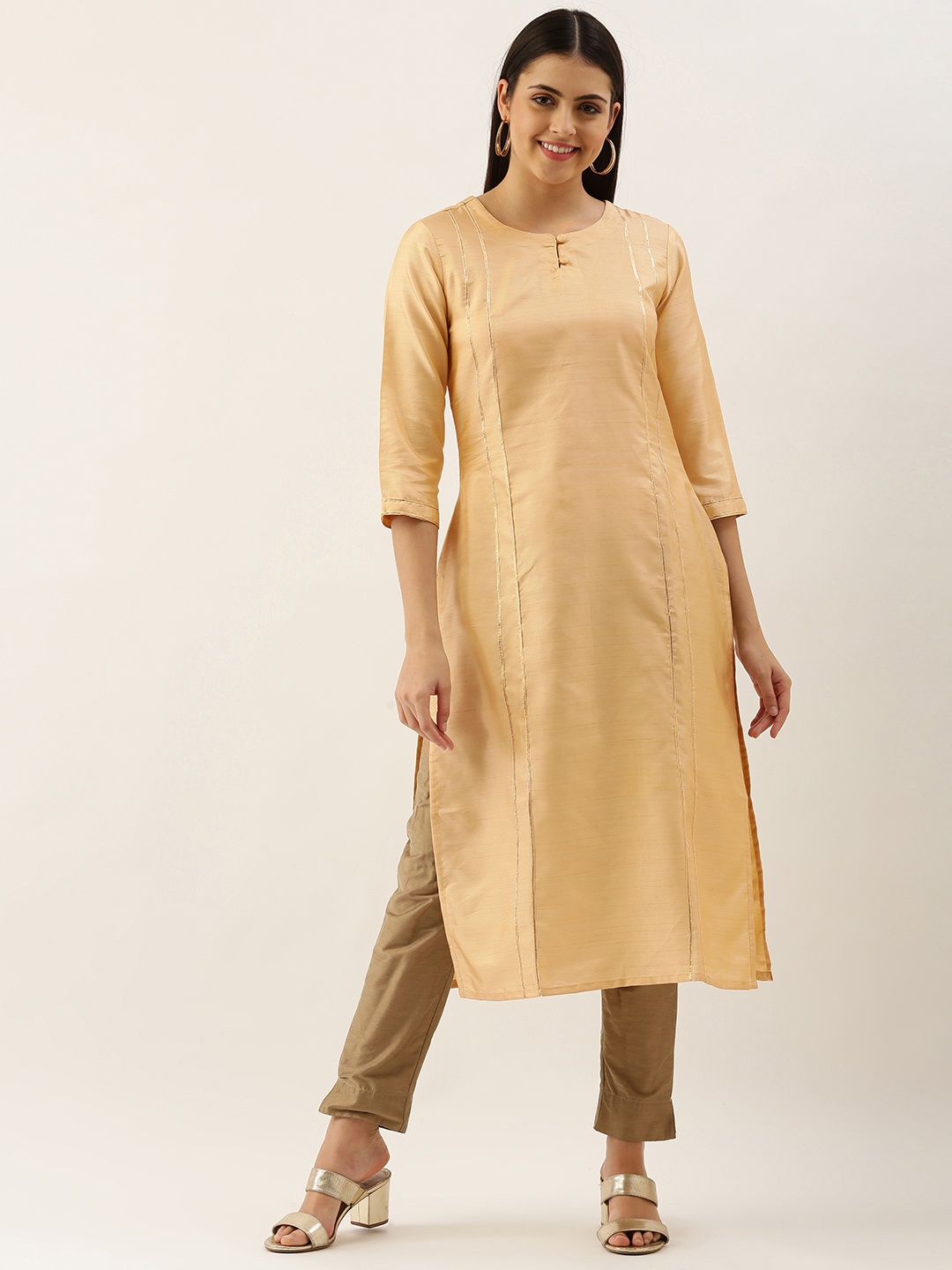 

Saanjh Women Cream-Coloured Gotta Patti Kurta