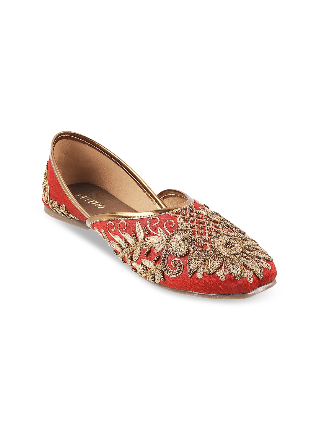 

Metro Women Maroon Embroidered And Beads Studded Mojaris Flats
