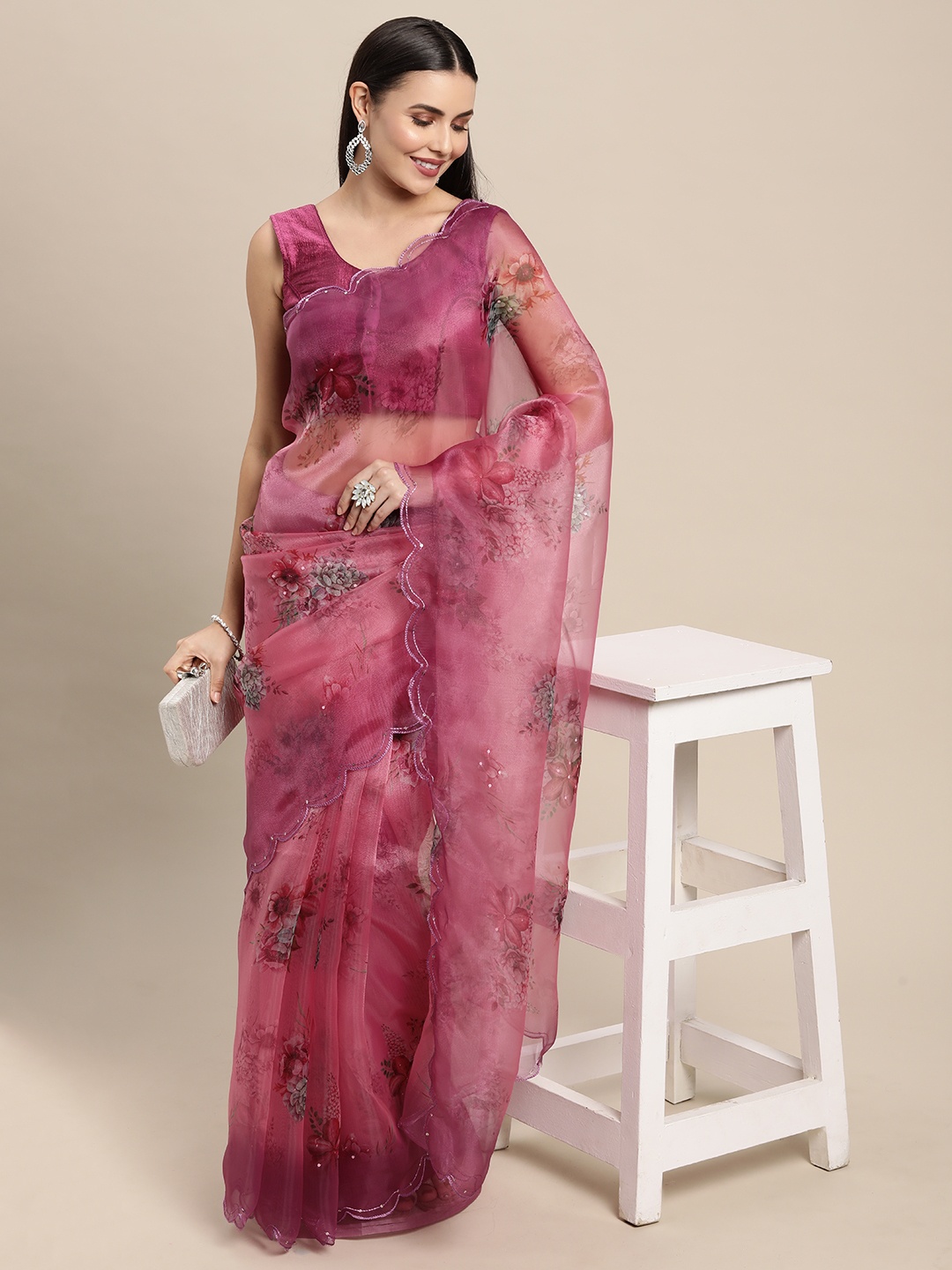 

VASTRANAND Pink Floral Printed Sequinned Organza Saree