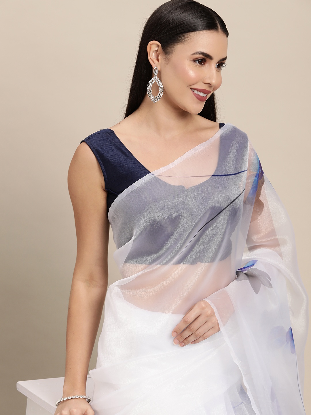 

VASTRANAND White & Navy Blue Floral Hand Print Organza Saree