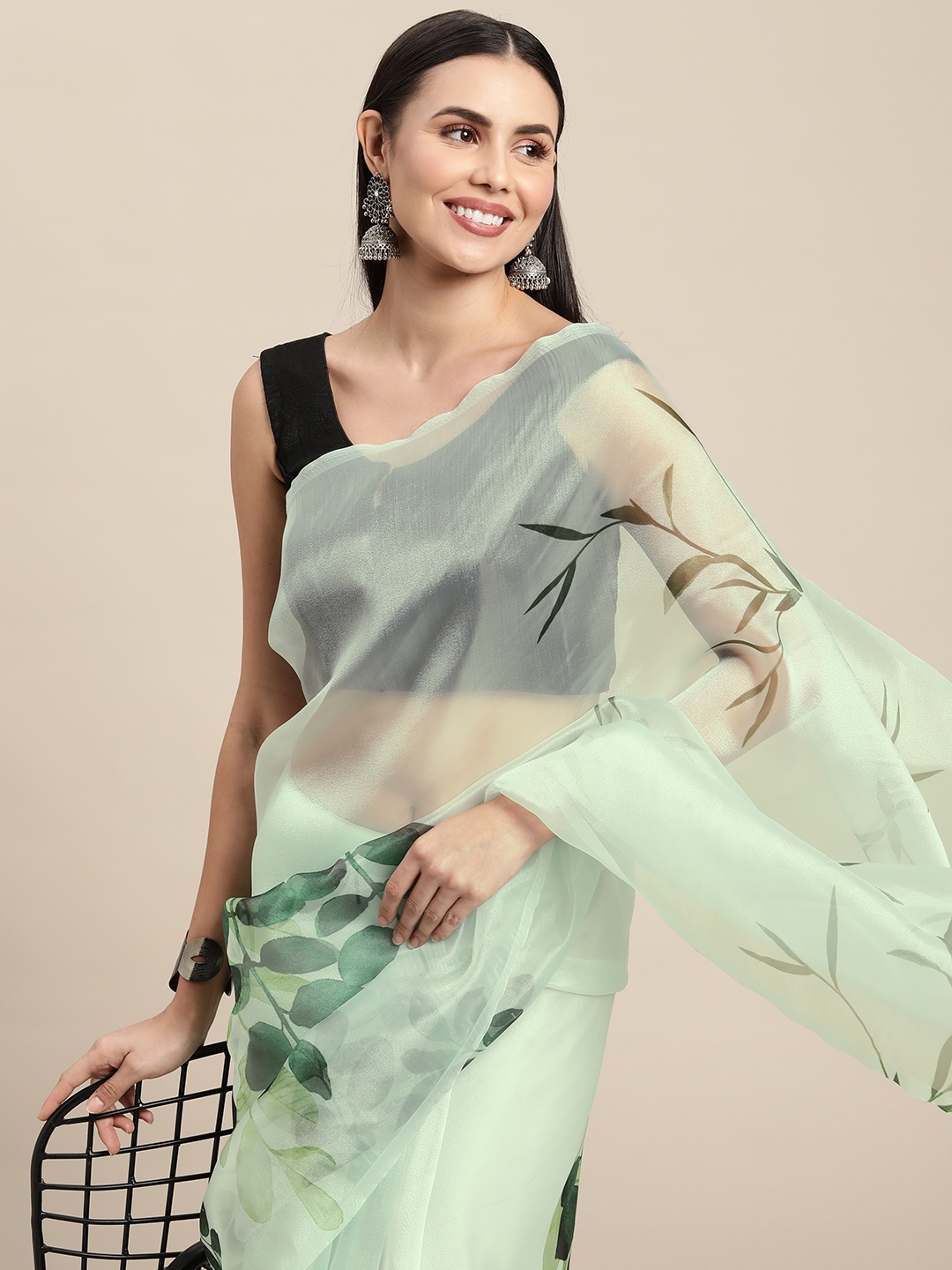 

VASTRANAND Green Floral Organza Saree