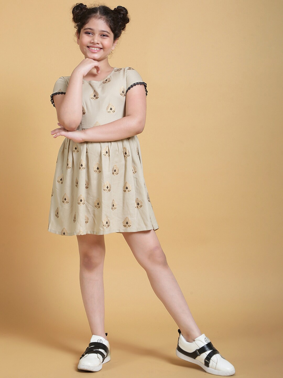 

titliyan Girls Beige Printed A-Line Dress