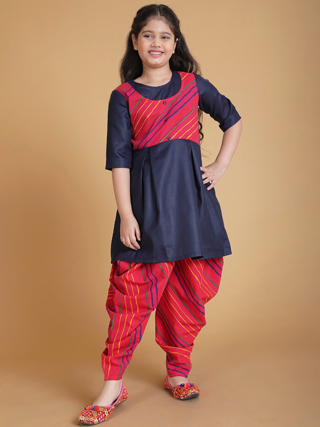 

titliyan Girls Pink Leheriya Printed Kurti with Dhoti Pants