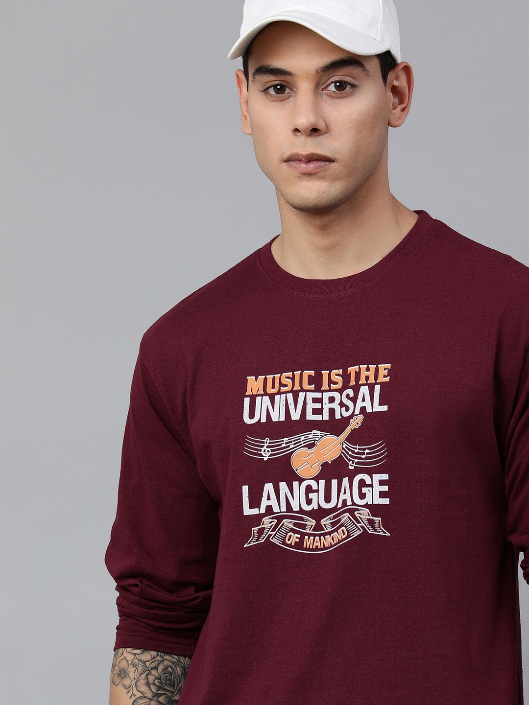

Jolie robe Men Maroon & White Typography Printed Pure Cotton T-shirt