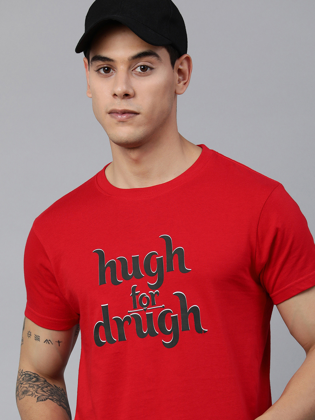 

Jolie robe Men Red & Black Typography Printed Pure Cotton T-shirt