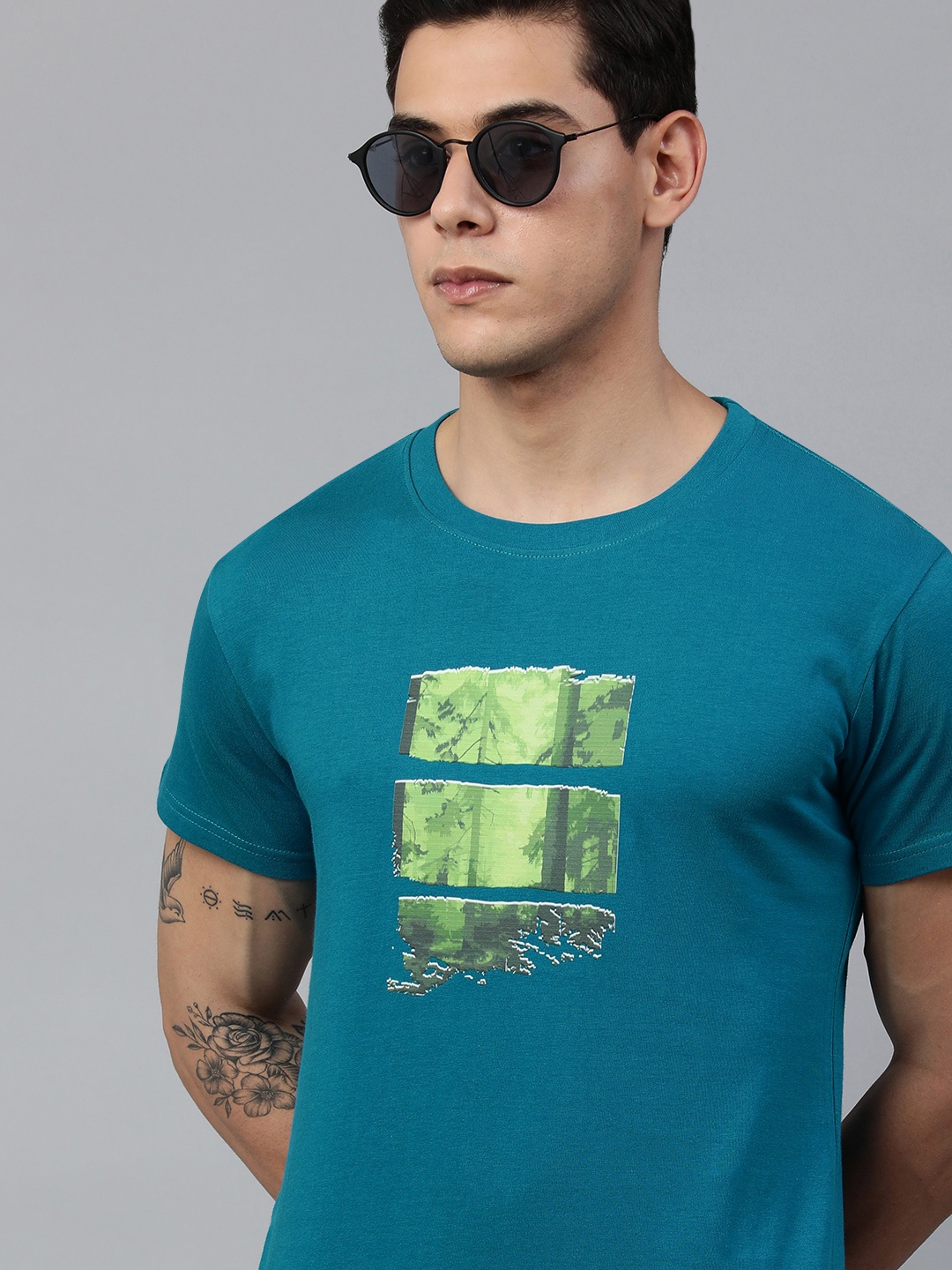

Jolie robe Men Teal & Green Typography Printed Pure Cotton T-shirt