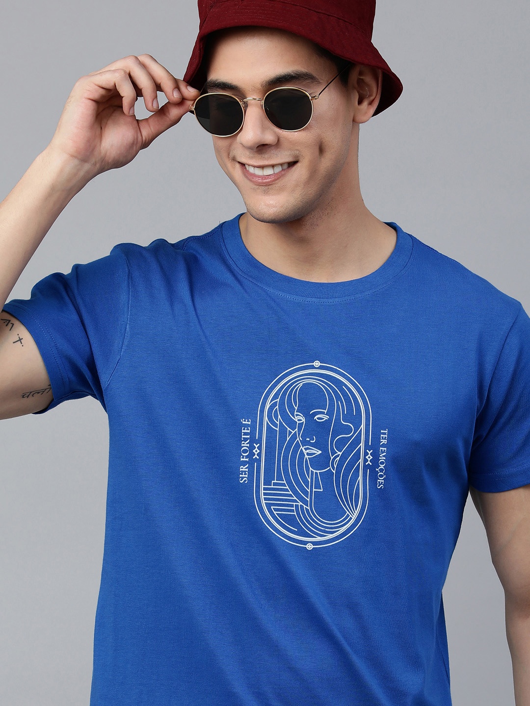 

Jolie robe Men Blue & White Printed Pure Cotton T-shirt