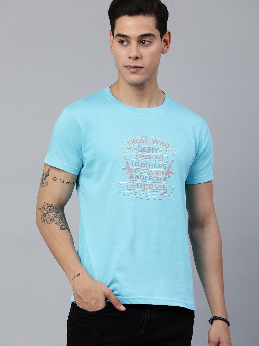 

Jolie robe Men Blue Typography Printed Pure Cotton T-shirt
