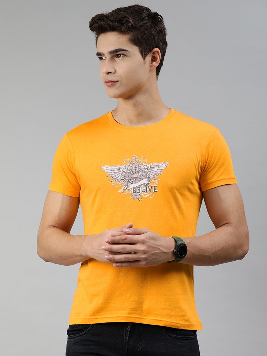 

Jolie robe Men Mustard Yellow & Grey Printed Pure Cotton T-shirt