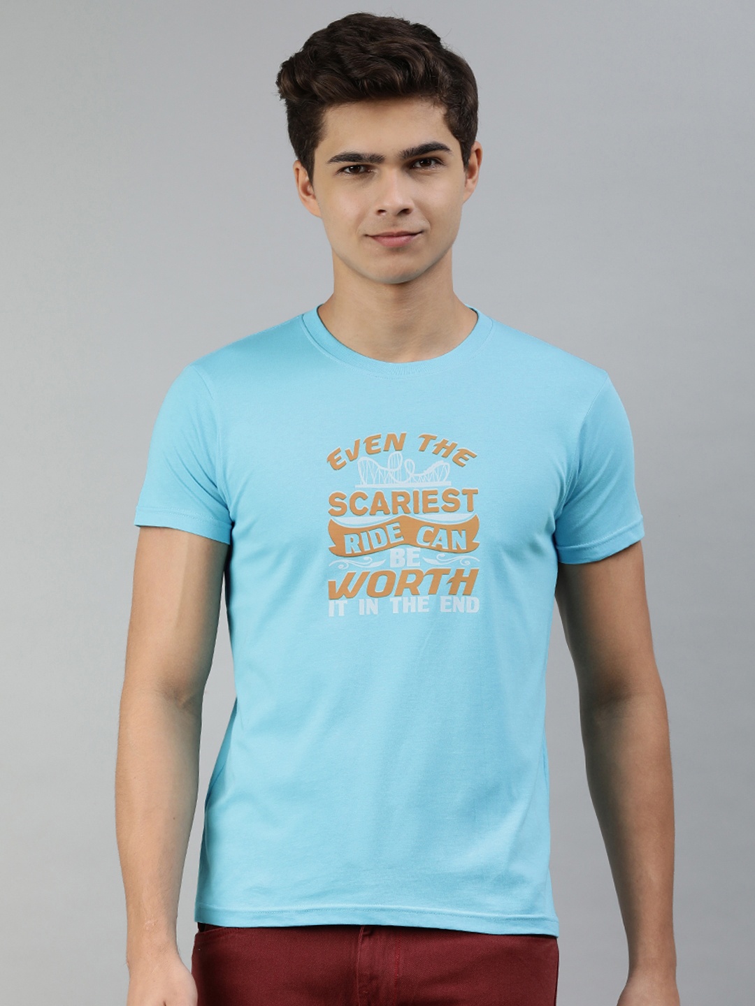 

Jolie robe Men Blue & Beige Typography Printed Pure Cotton T-shirt