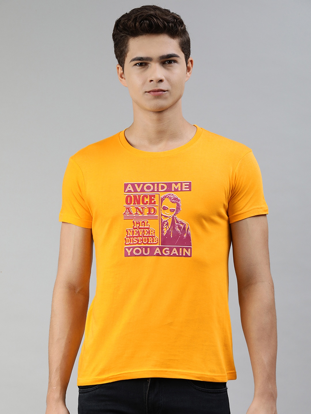 

Jolie robe Men Mustard Yellow & Purple Printed Pure Cotton T-shirt
