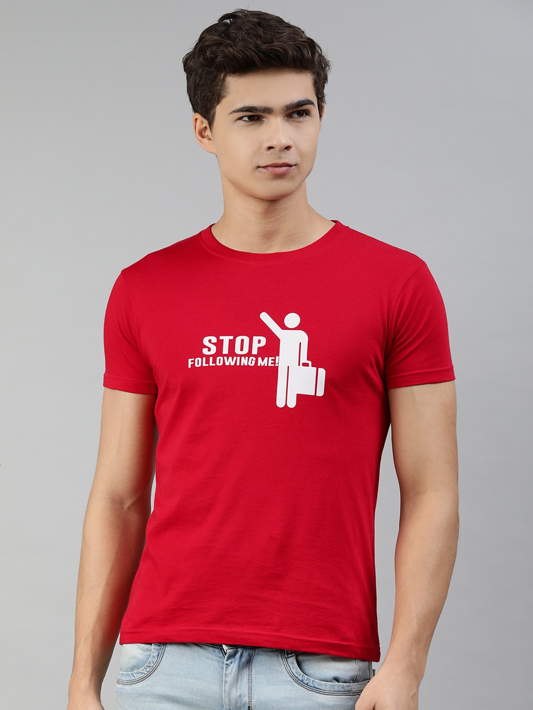 

Jolie robe Men Red Typography Little Krishna Printed T-shirt