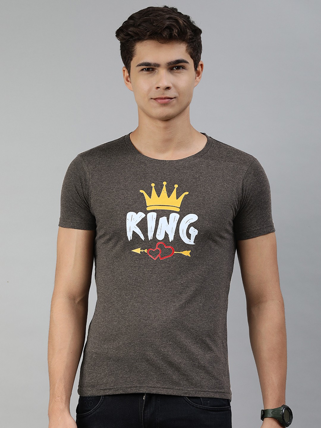 

Jolie robe Men Charcoal Grey & Blue Typography Printed Pure Cotton T-shirt