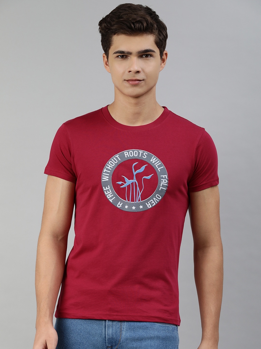 

Jolie robe Men Maroon & Grey Graphic Printed Cotton T-shirt