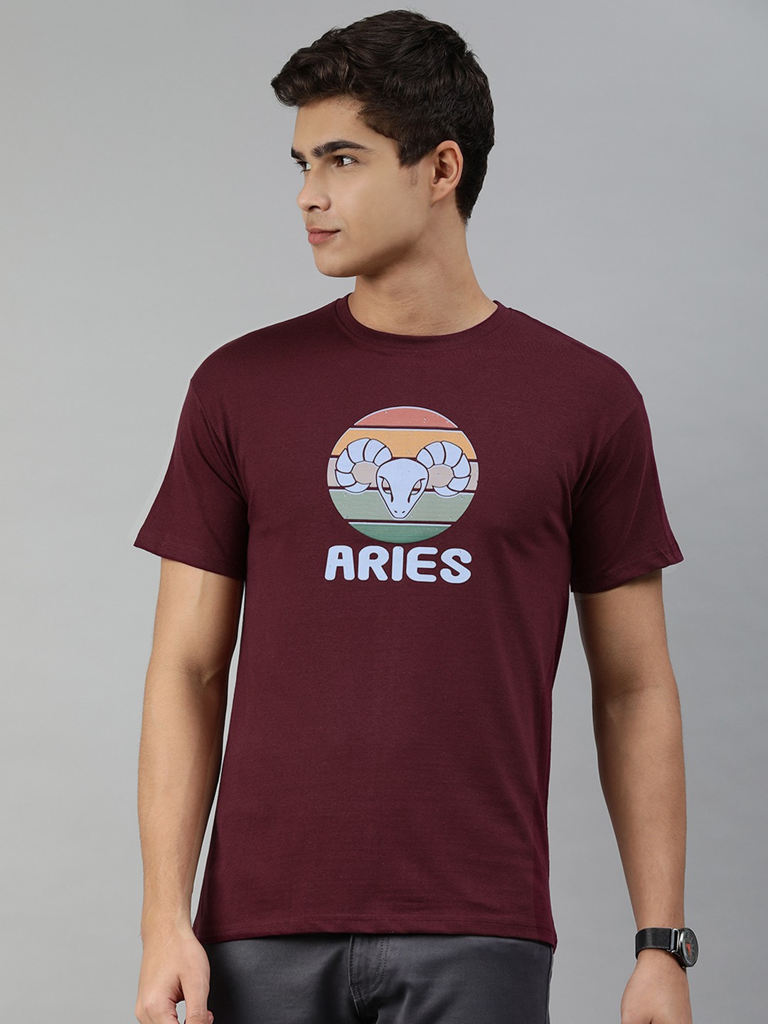 

Jolie robe Men Maroon & Blue Printed Pure Cotton T-shirt