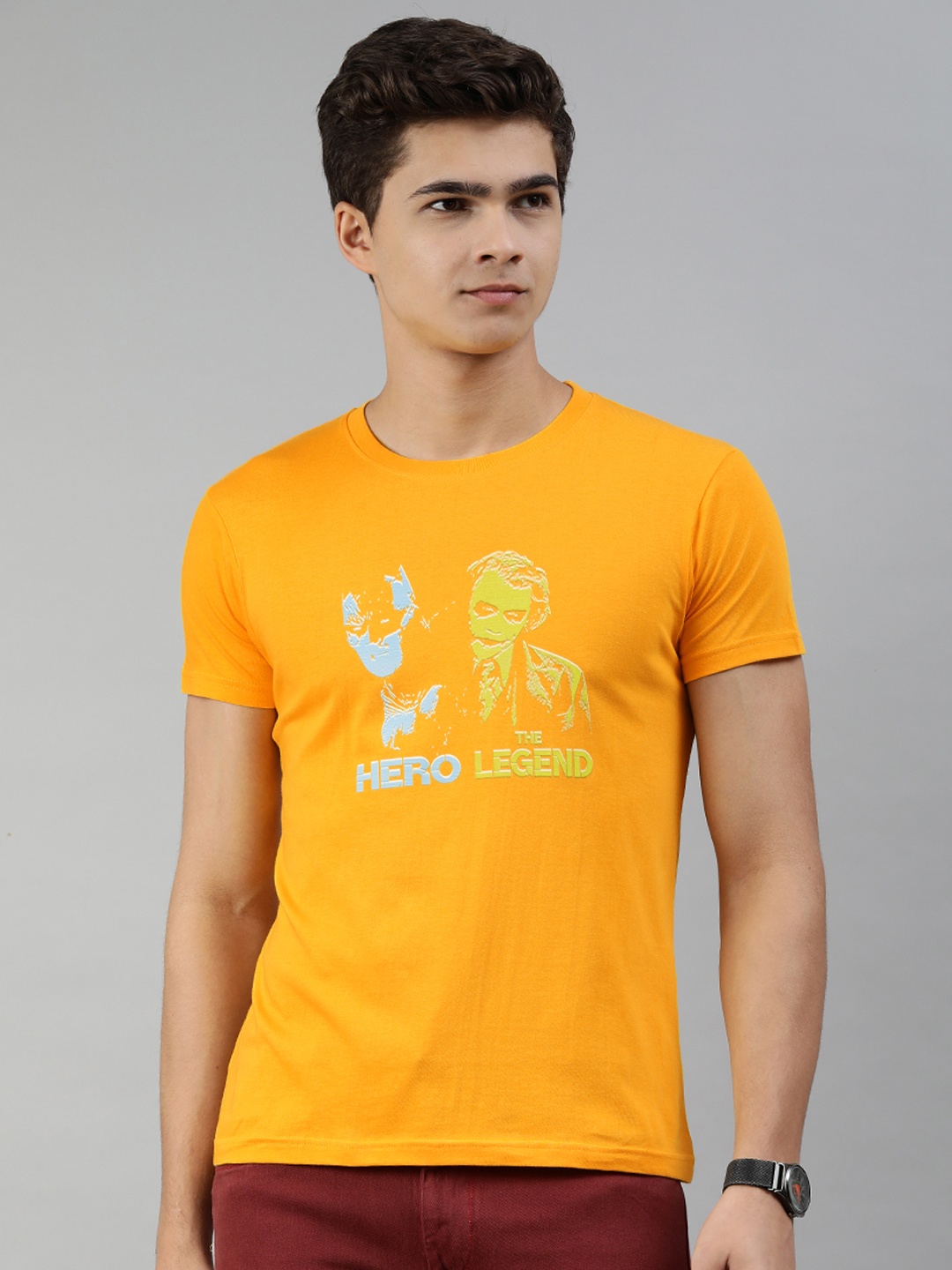 

Jolie robe Men Mustard Yellow & Blue Printed Pure Cotton T-shirt