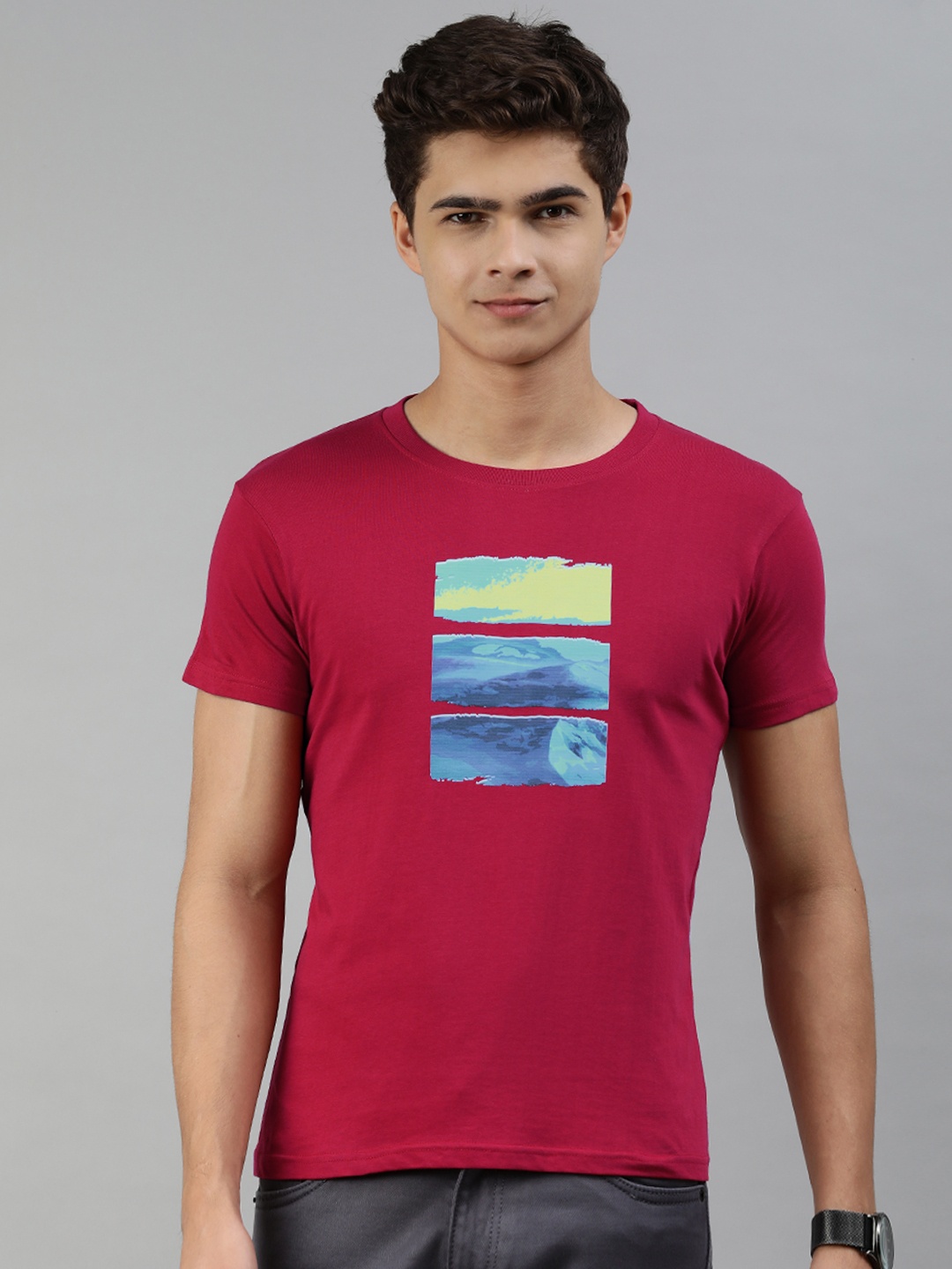 

Jolie robe Men Magenta & Blue Printed Pure Cotton T-shirt