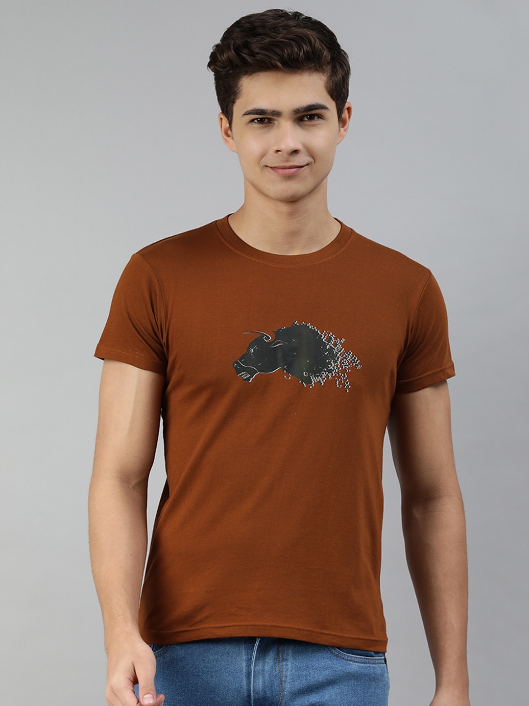 

Jolie robe Men Brown & Black Printed Pure Cotton T-shirt