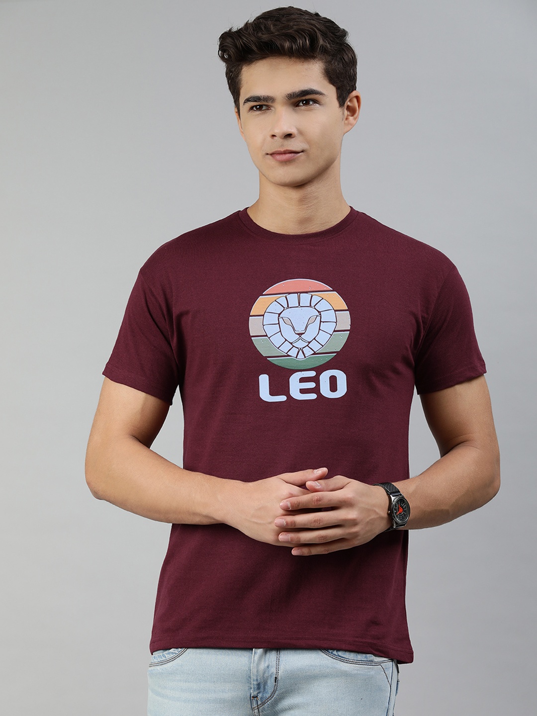 

Jolie robe Men Maroon Printed T-shirt