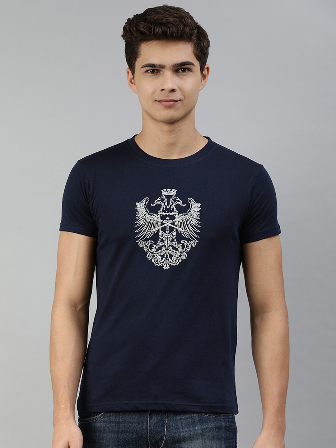 

Jolie robe Men Navy Blue & White Printed Pure Cotton T-shirt