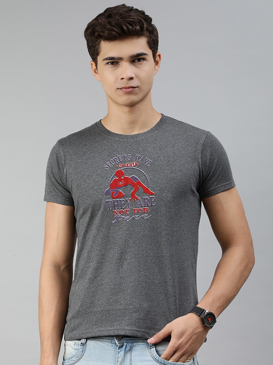 

Jolie robe Men Charcoal Typography Printed T-shirt