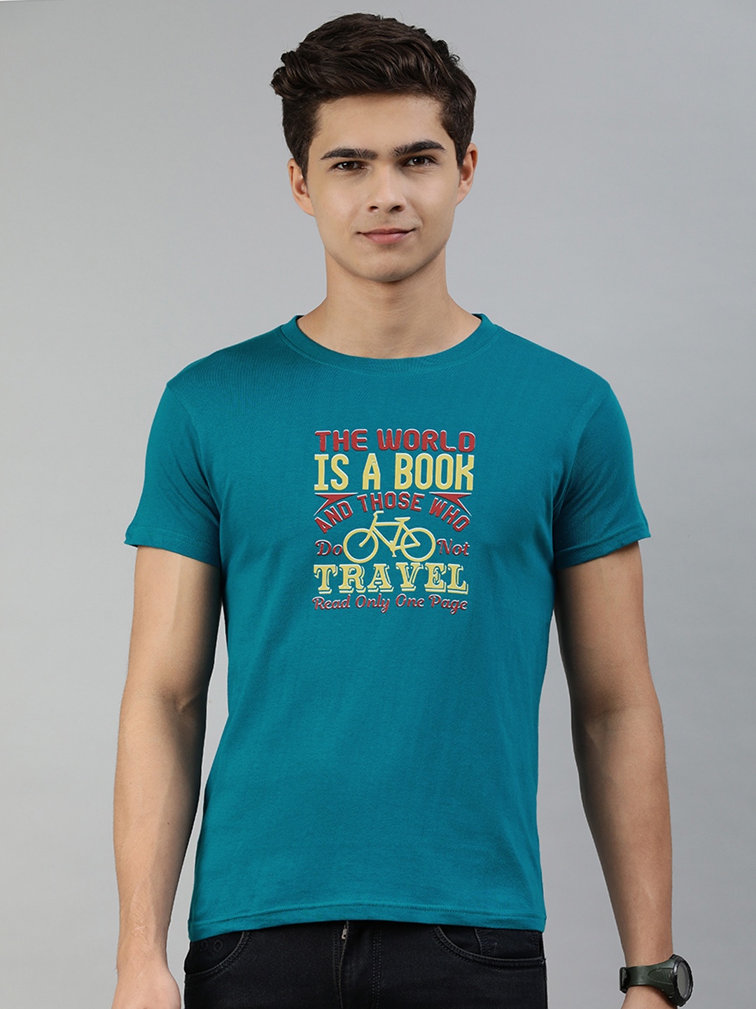 

Jolie robe Men Blue & Beige Typography Printed Pure Cotton T-shirt