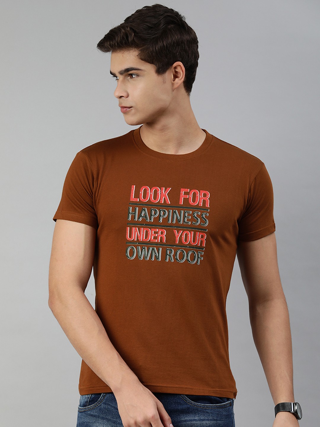 

Jolie robe Men Brown Typography Printed T-shirt