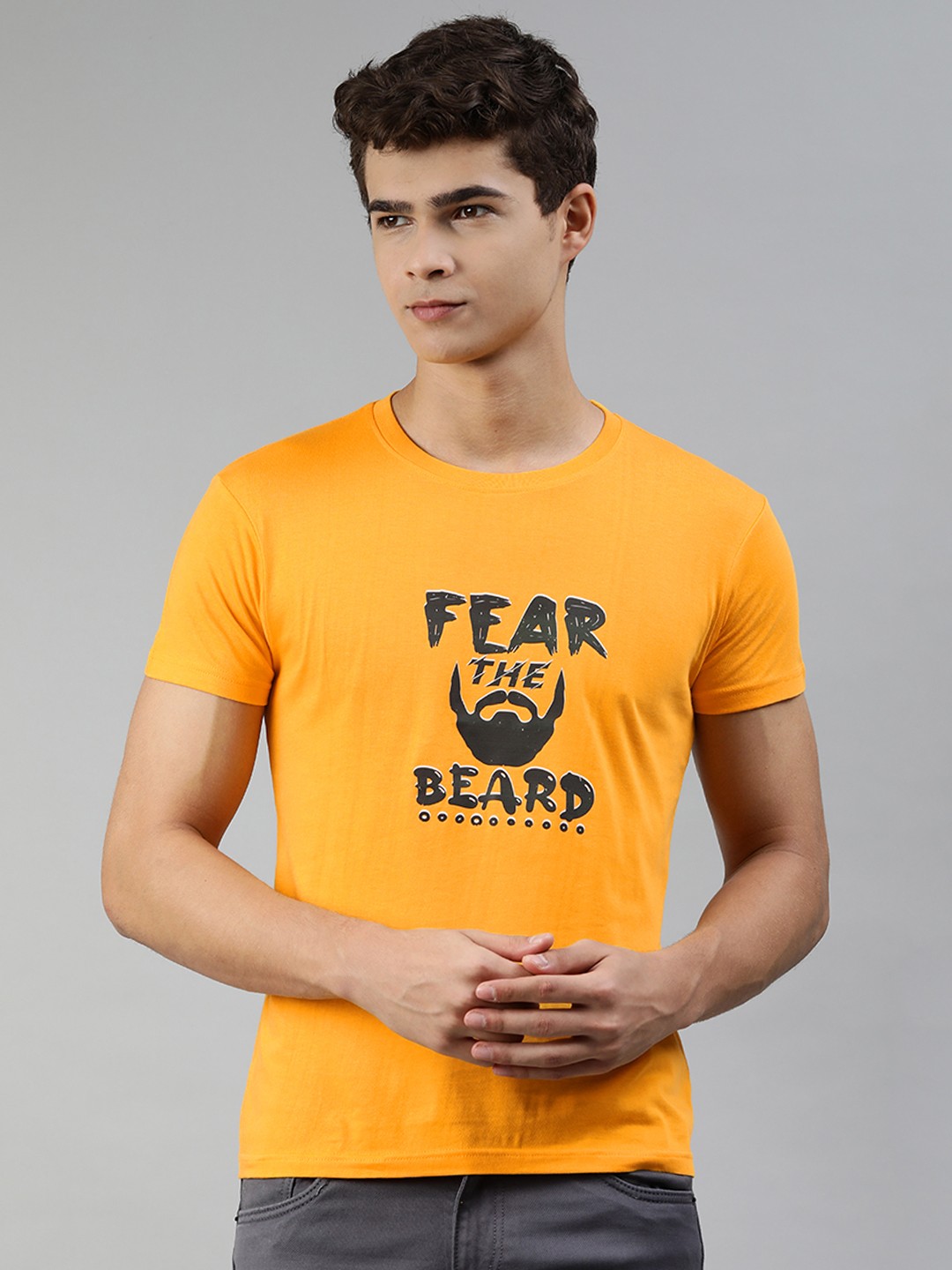 

Jolie robe Men Mustard Yellow & Black Typography Printed Pure Cotton T-shirt