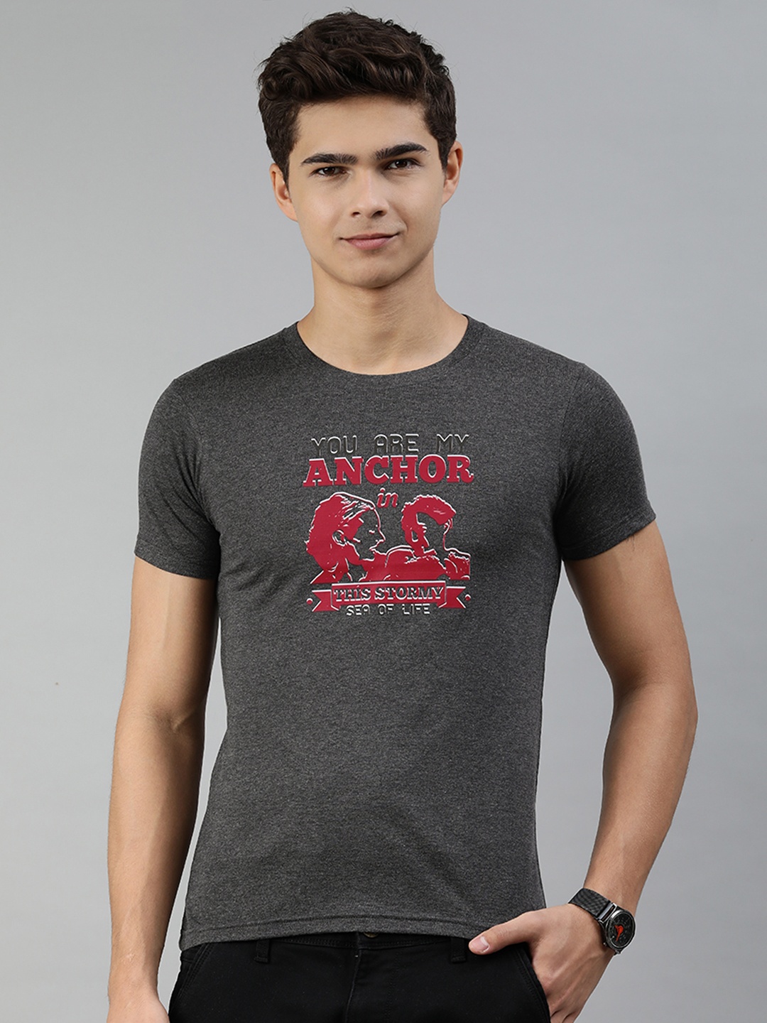 

Jolie robe Men Charcoal Typography Printed T-shirt