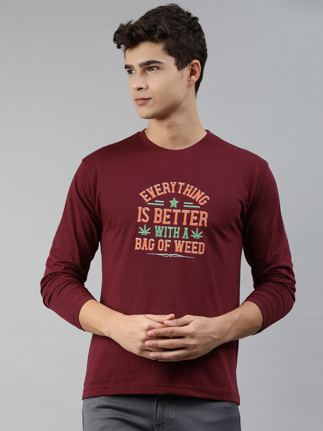 

Jolie robe Men Maroon & Orange Typography Printed Pure Cotton T-shirt