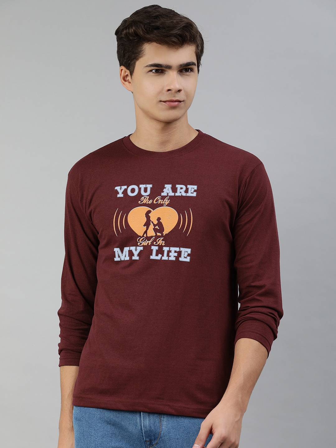 

Jolie robe Men Maroon & Orange Graphic Printed Cotton T-shirt