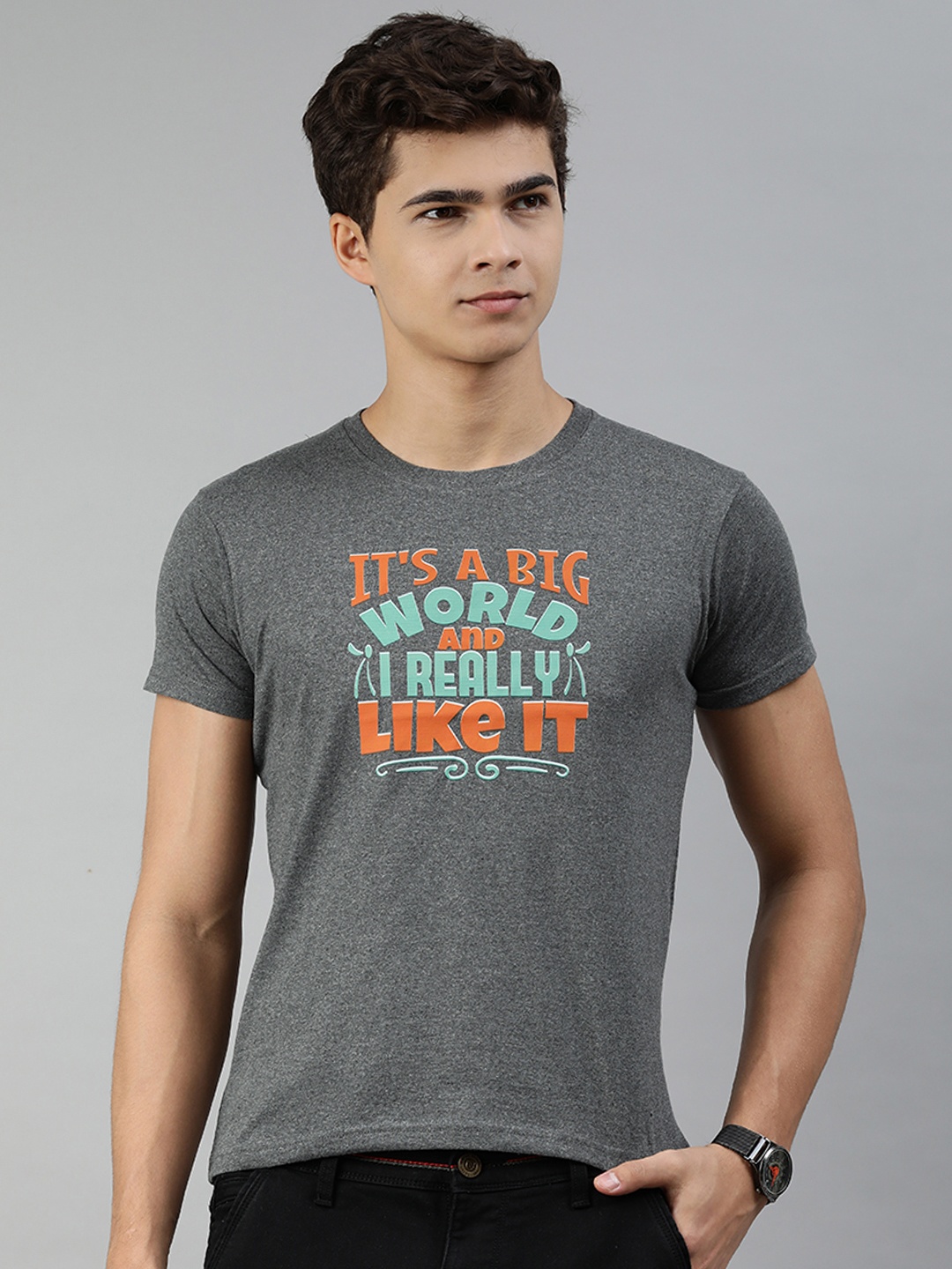 

Jolie robe Men Charcoal Typography Printed T-shirt