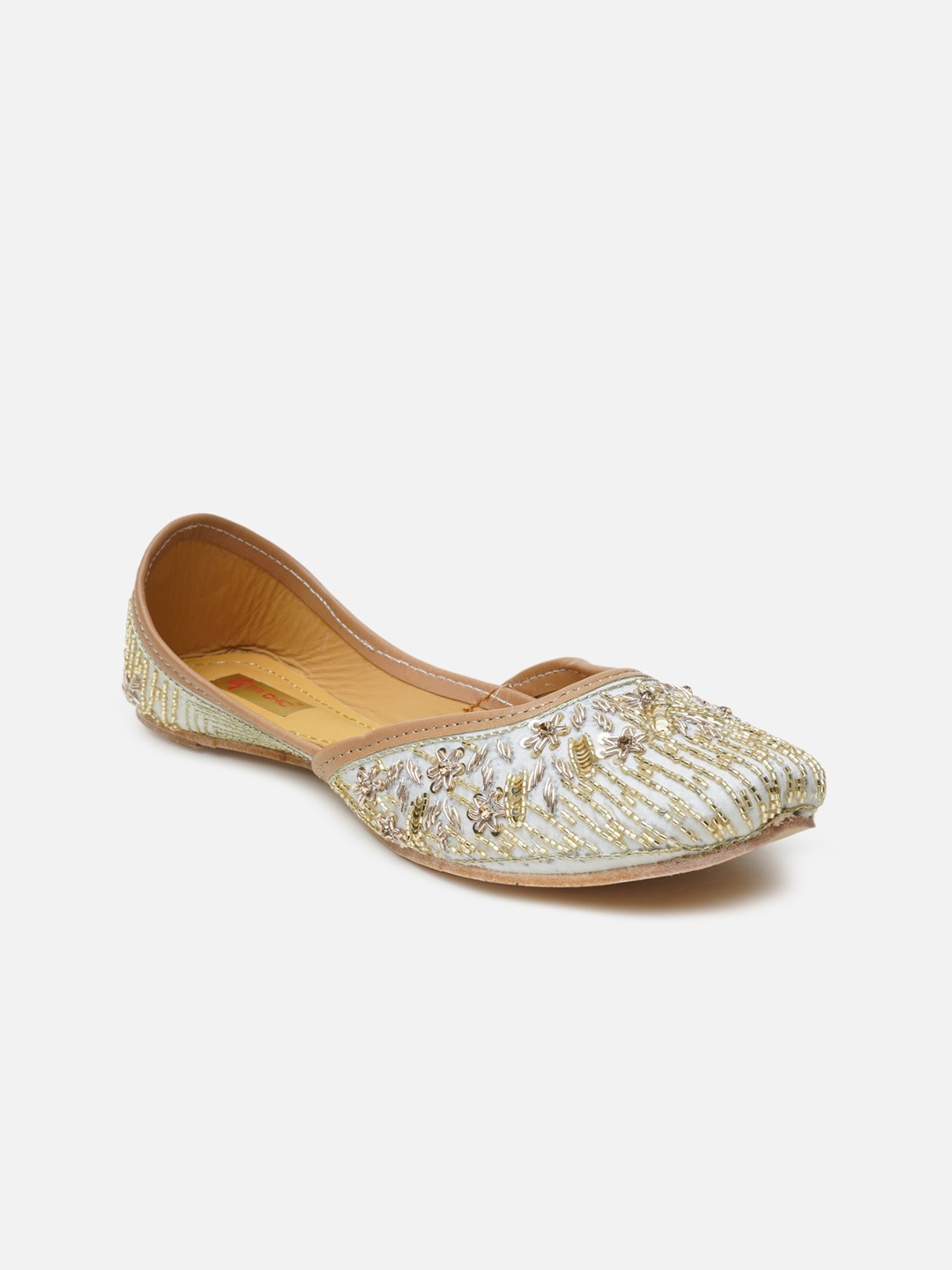 

Ta Chic Women White Ethnic Mojaris Flats