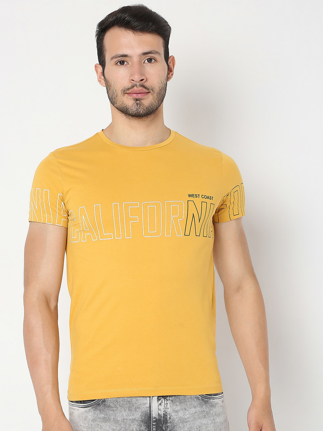 

Rex Straut Jeans Men's Yellow Round Neck Printed Slim Fit T-shirt