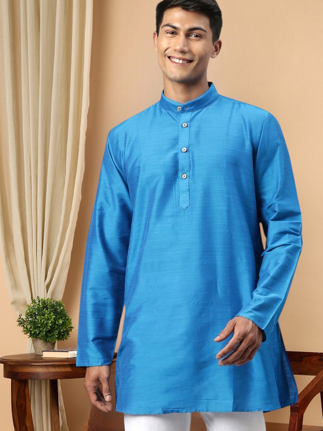 

TATTVA Men Turquoise Blue Solid Cotton Kurta