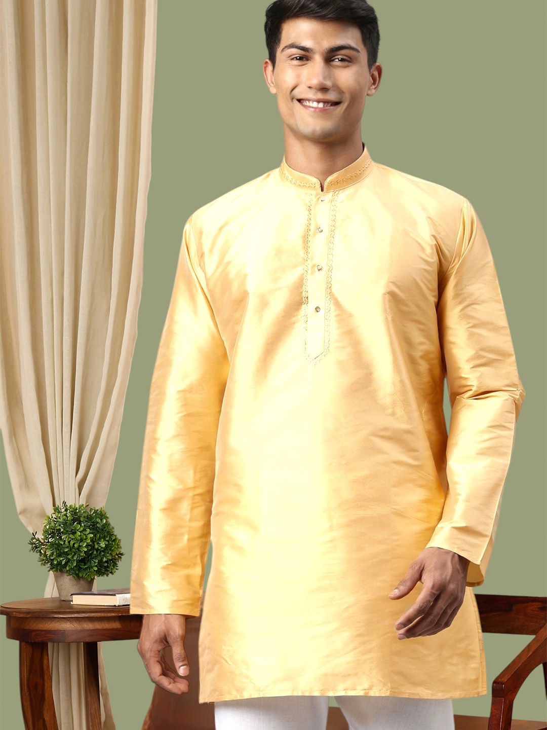 

TATTVA Men Beige Solid Kurta