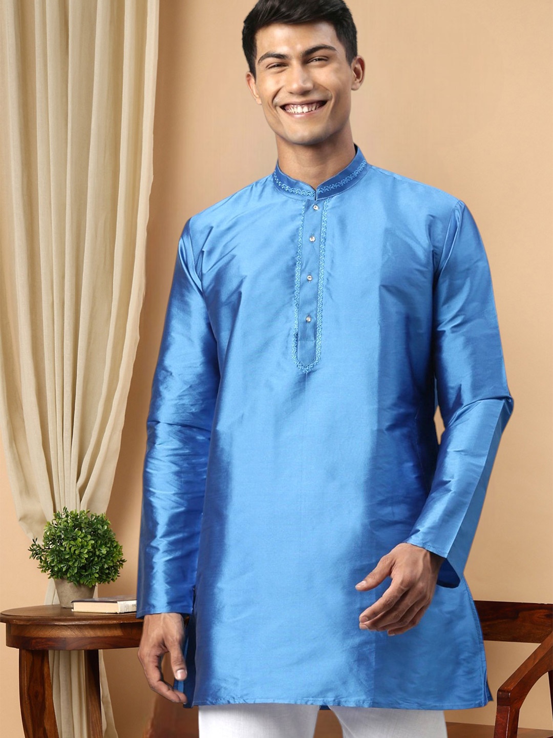 

TATTVA Men Blue Solid Kurta
