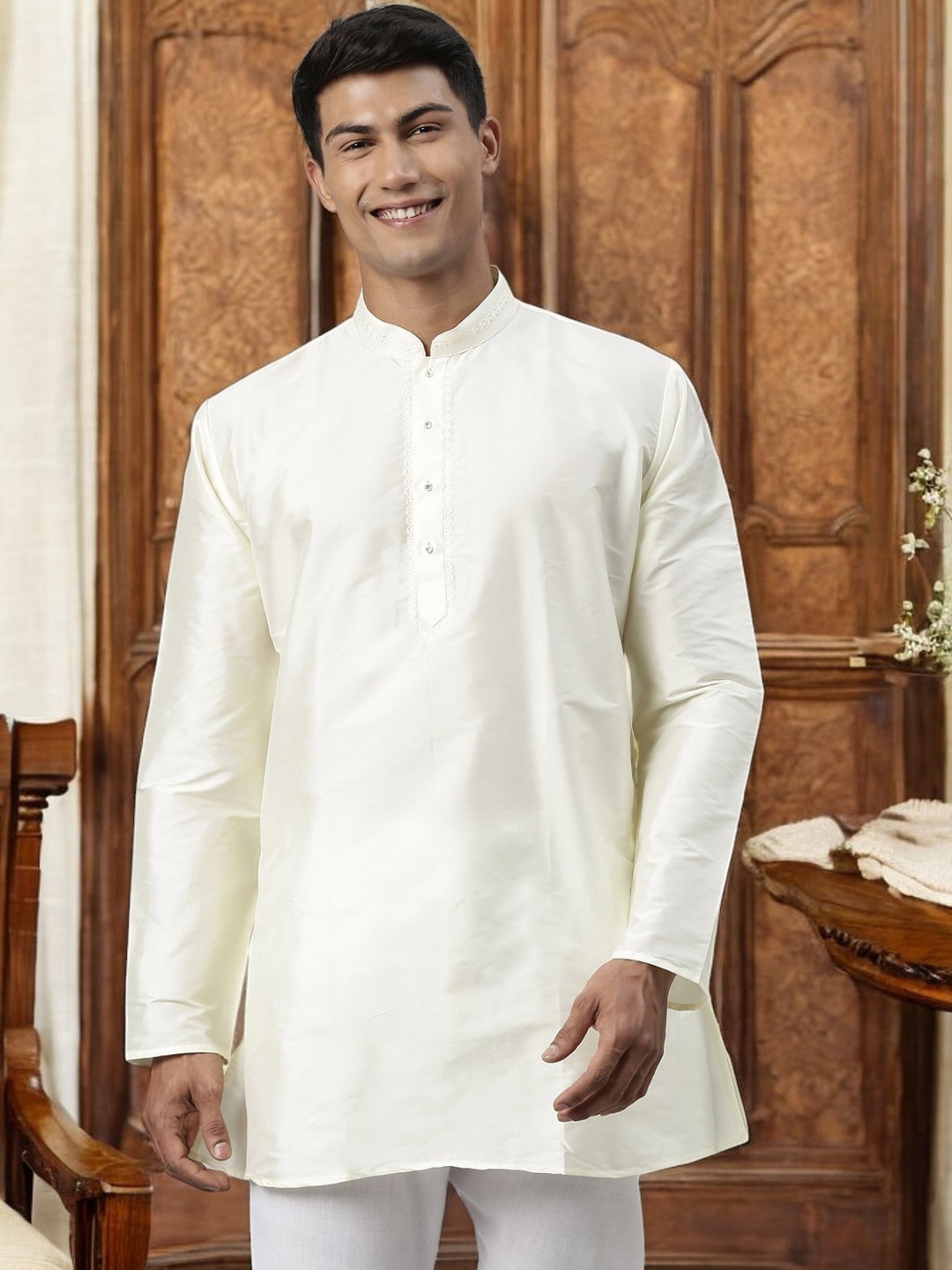 

TATTVA Men Cream-Coloured Solid Kurta