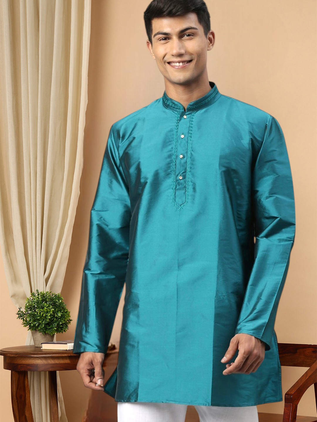 

TATTVA Men Teal Solid Kurta