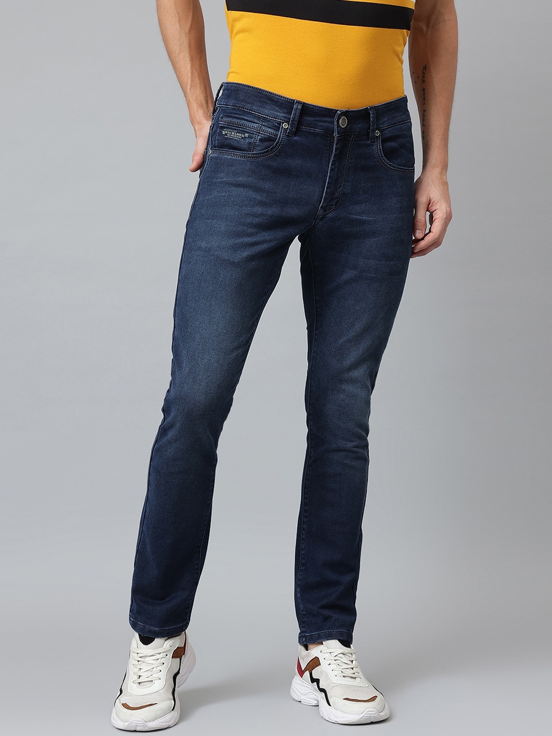 

Richlook Men Blue Comfort Slim Fit Light Fade Stretchable Jeans